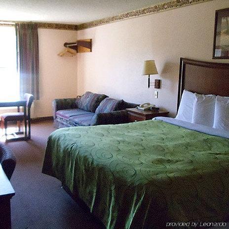 Clairmont Inn&Suites - Warren Chambre photo