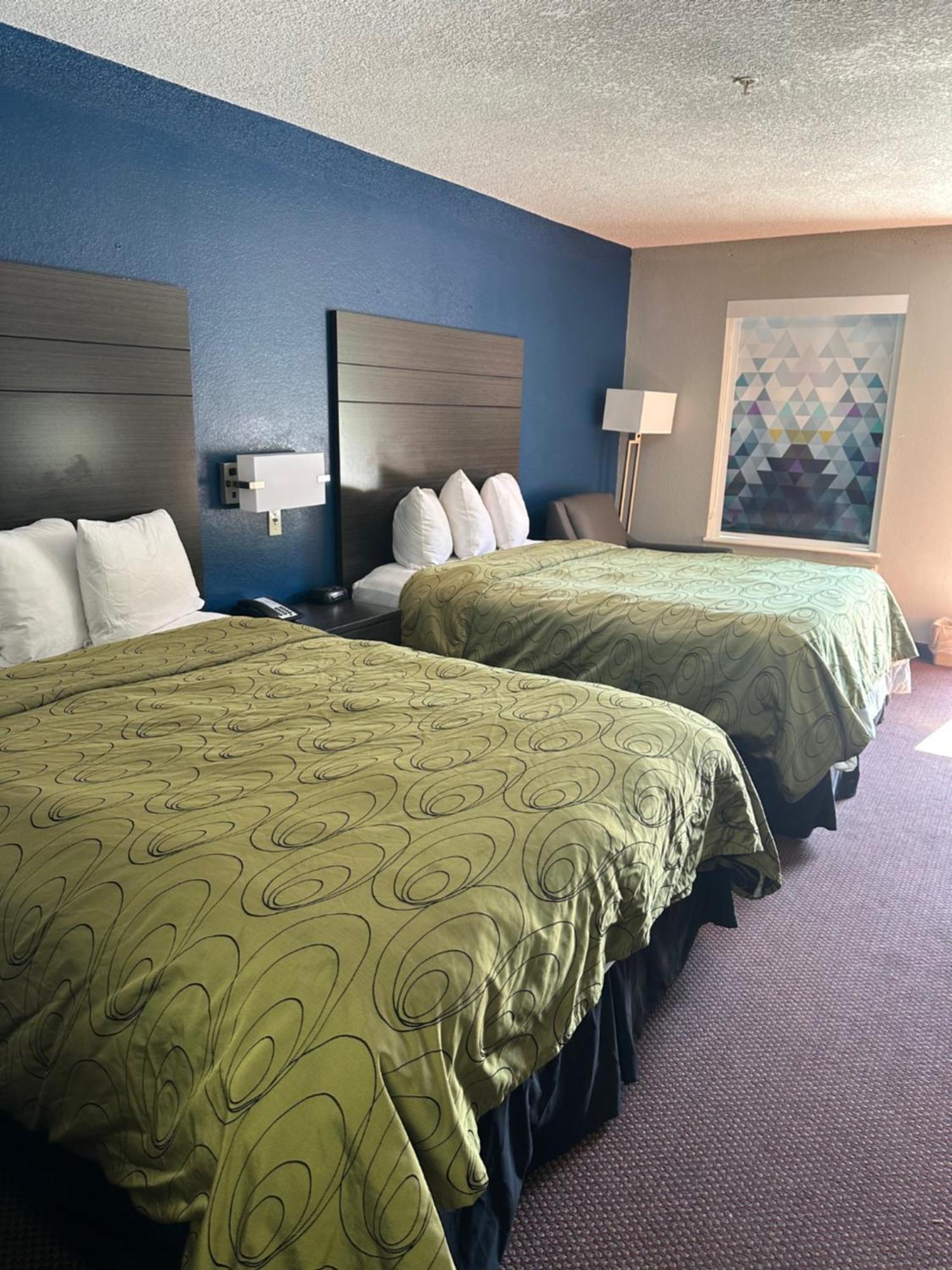Clairmont Inn&Suites - Warren Extérieur photo