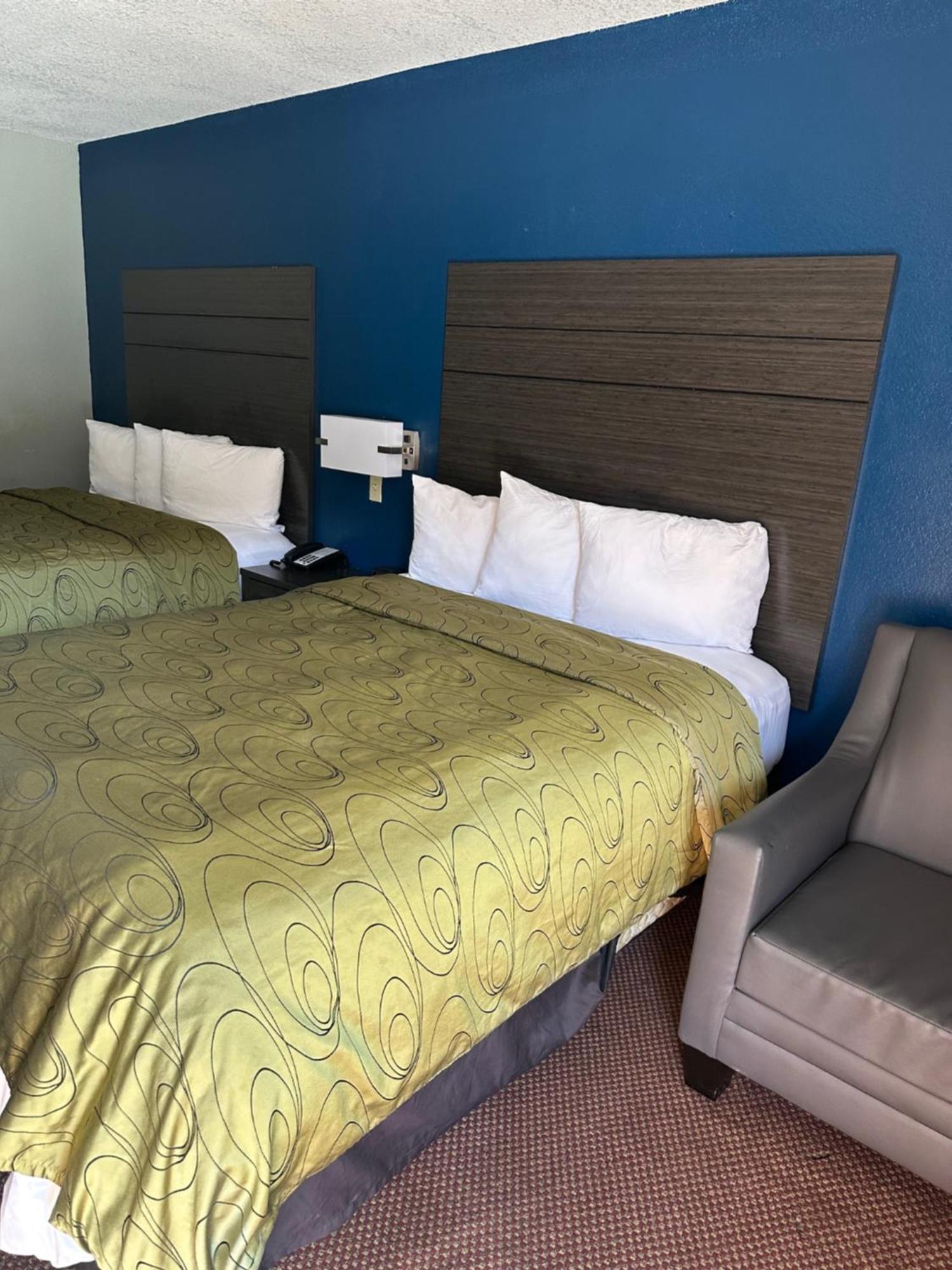 Clairmont Inn&Suites - Warren Extérieur photo