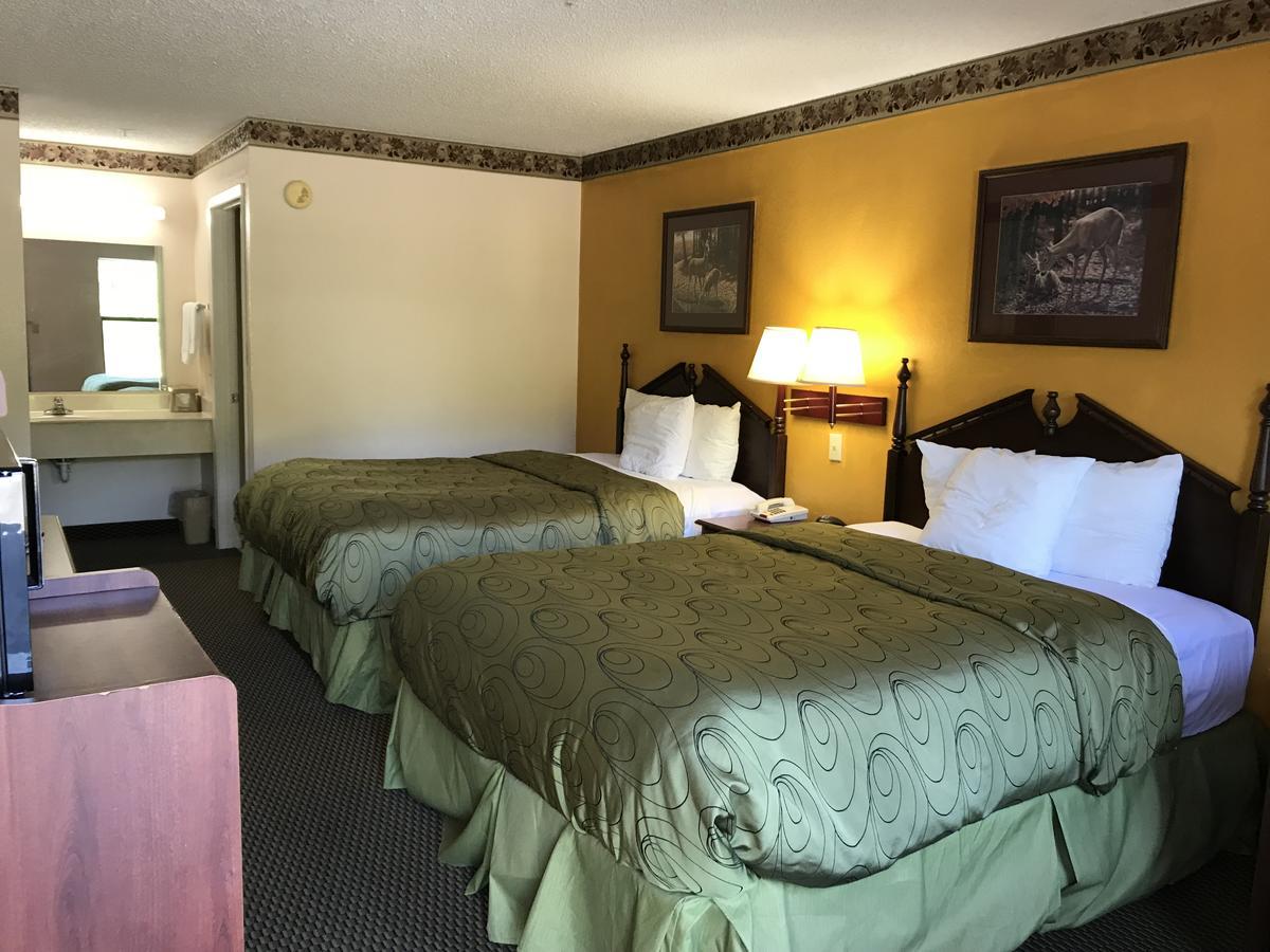 Clairmont Inn&Suites - Warren Extérieur photo