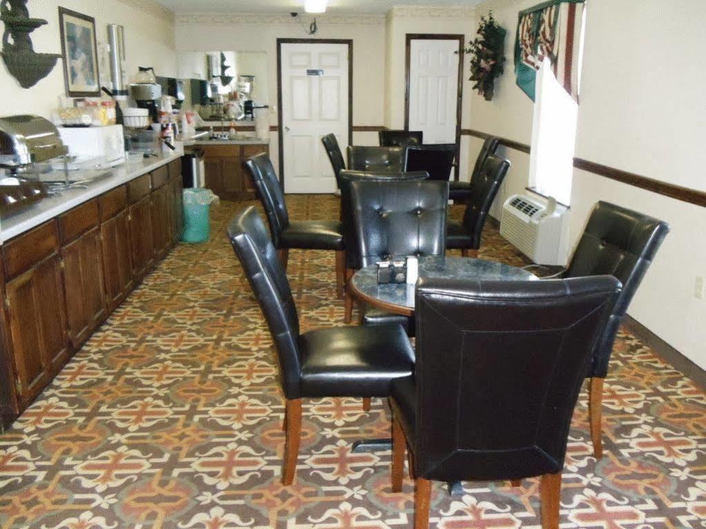 Clairmont Inn&Suites - Warren Extérieur photo